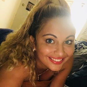 Meet your Posher, Cassaundra